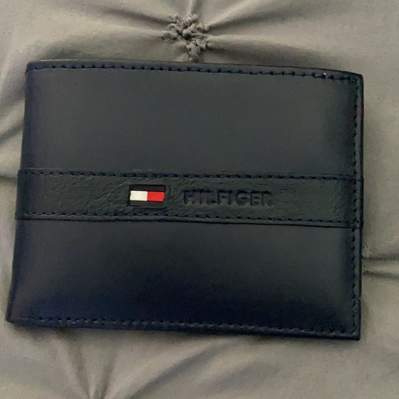 Tommy Hilfiger Other - Tommy Hilfiger wallet